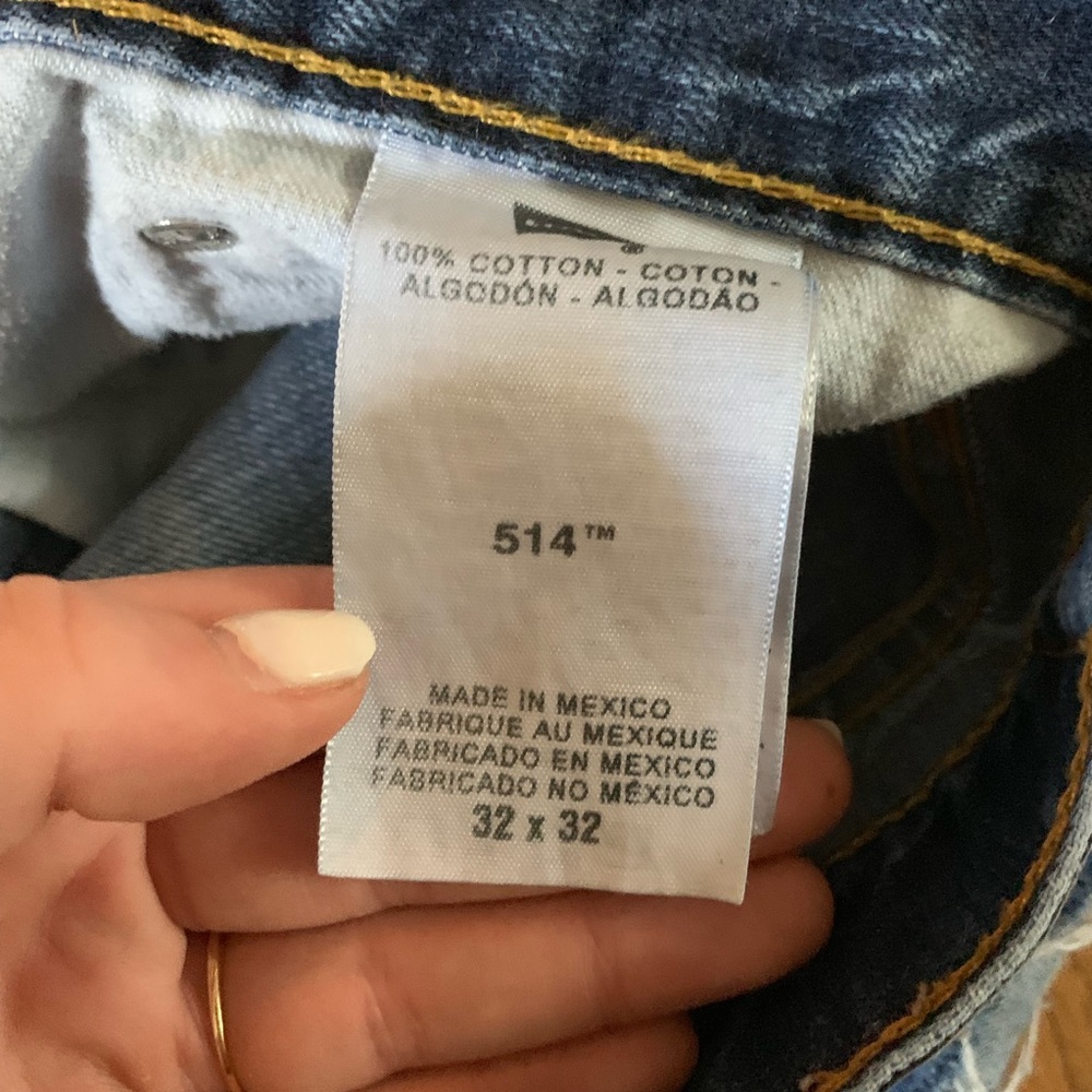 Levi’s Cutoffs - Picture 3 of 3